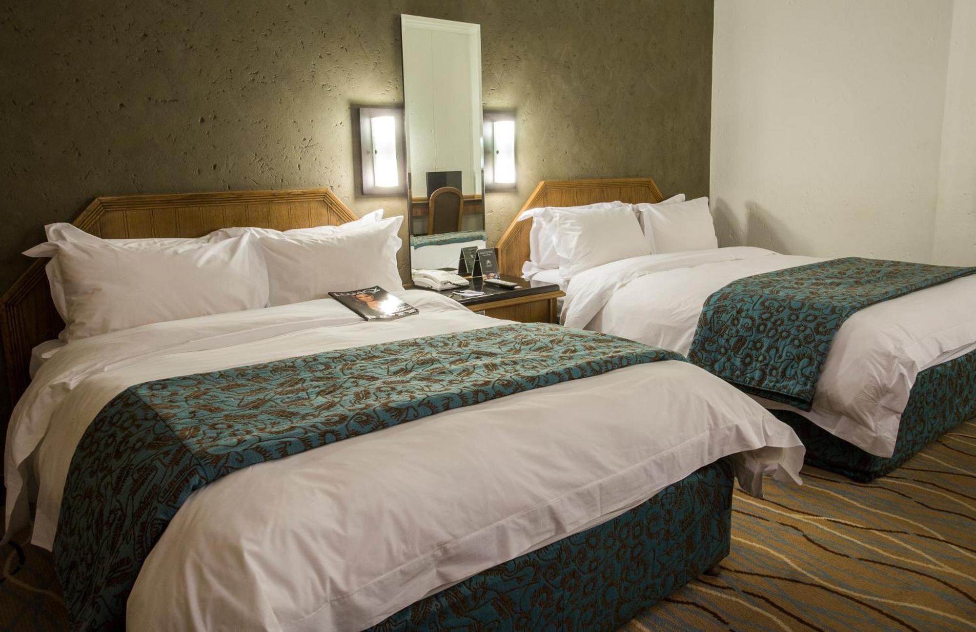 The Centurion Hotel Dış mekan fotoğraf